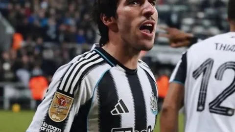 2025兰马奖牌揭晓：高原征途成就铭记，个人最佳定制衫同日亮相！